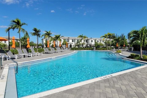 Снять в аренду таунхаус в Хомстед, Флорида 3 спальни, 149.76м2, № 1964976 - фото 4