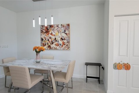 Снять в аренду таунхаус в Хомстед, Флорида 3 спальни, 149.76м2, № 1964976 - фото 16