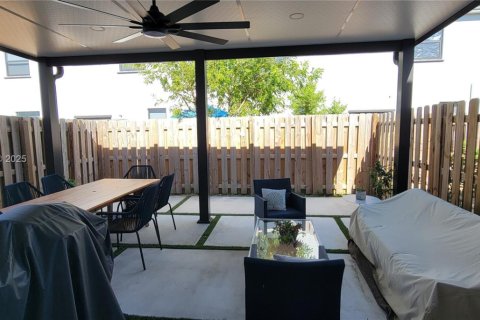 Снять в аренду таунхаус в Хомстед, Флорида 3 спальни, 149.76м2, № 1964976 - фото 30