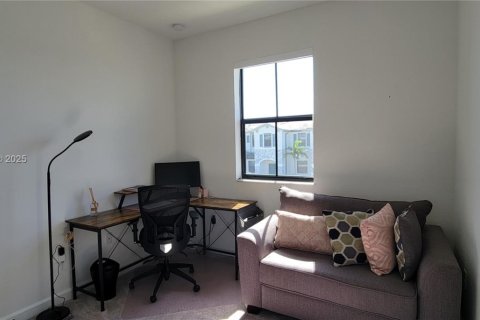 Снять в аренду таунхаус в Хомстед, Флорида 3 спальни, 149.76м2, № 1964976 - фото 29