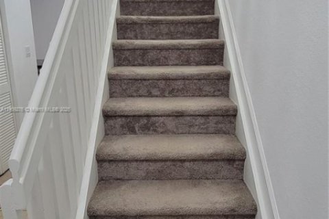 Снять в аренду таунхаус в Хомстед, Флорида 3 спальни, 149.76м2, № 1964976 - фото 19