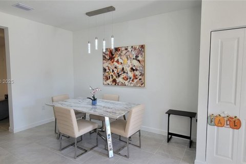 Снять в аренду таунхаус в Хомстед, Флорида 3 спальни, 149.76м2, № 1964976 - фото 17