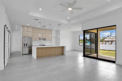 Villa ou maison à vendre à Port Charlotte, Floride: 3 chambres, 170.1 m2 № 2232890 - photo 7