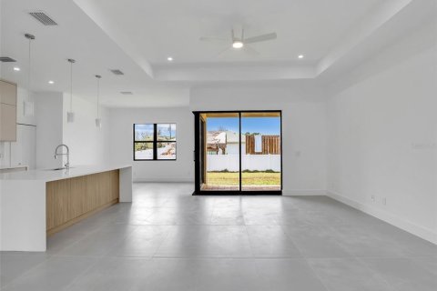 Villa ou maison à vendre à Port Charlotte, Floride: 3 chambres, 170.1 m2 № 2232890 - photo 5
