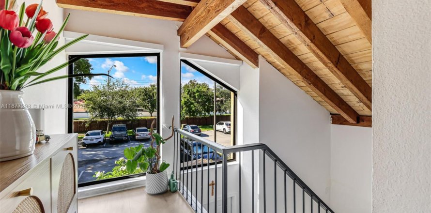 Condo in Miami, Florida, 3 bedrooms № 1895889