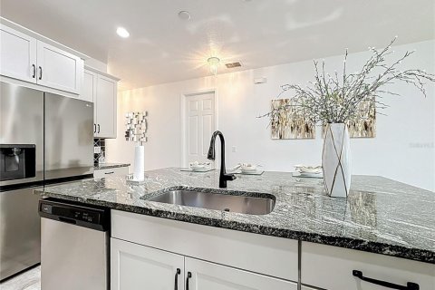 Villa ou maison à vendre à Kissimmee, Floride: 4 chambres, 223.71 m2 № 1884104 - photo 14