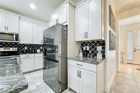 Villa ou maison à vendre à Kissimmee, Floride: 4 chambres, 223.71 m2 № 1884104 - photo 17