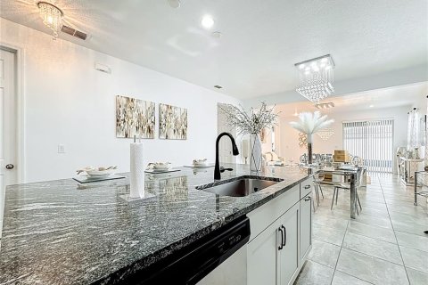House in Kissimmee, Florida 4 bedrooms, 223.71 sq.m. № 1884104 - photo 15