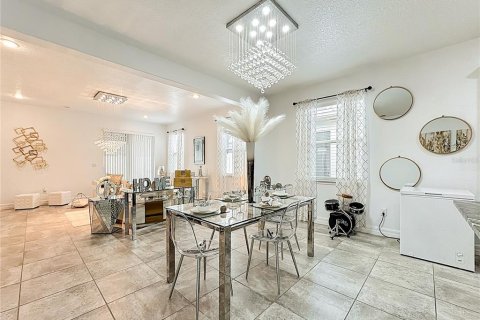 House in Kissimmee, Florida 4 bedrooms, 223.71 sq.m. № 1884104 - photo 21