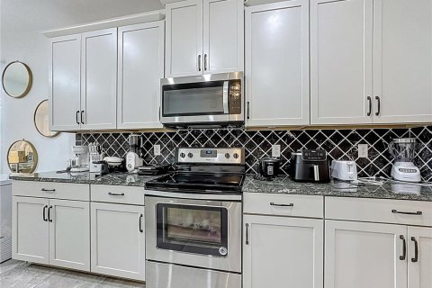 House in Kissimmee, Florida 4 bedrooms, 223.71 sq.m. № 1884104 - photo 12