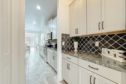 Villa ou maison à vendre à Kissimmee, Floride: 4 chambres, 223.71 m2 № 1884104 - photo 10