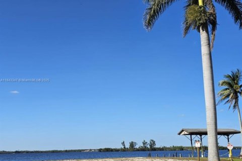 Land in Fort Myers, Florida № 1836383 - photo 5