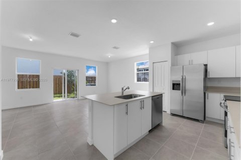 Adosado en venta en Florida City, Florida, 4 dormitorios, 150.04 m2 № 2042559 - foto 5