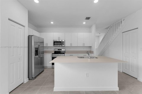 Adosado en venta en Florida City, Florida, 4 dormitorios, 150.04 m2 № 2042559 - foto 8