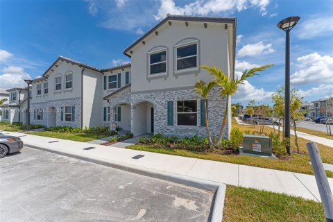 Adosado en venta en Florida City, Florida, 4 dormitorios, 150.04 m2 № 2042559 - foto 2