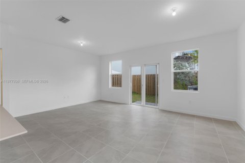 Adosado en venta en Florida City, Florida, 4 dormitorios, 150.04 m2 № 2042559 - foto 9