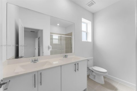 Adosado en venta en Florida City, Florida, 4 dormitorios, 150.04 m2 № 2042559 - foto 17