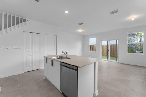 Adosado en venta en Florida City, Florida, 4 dormitorios, 150.04 m2 № 2042559 - foto 7