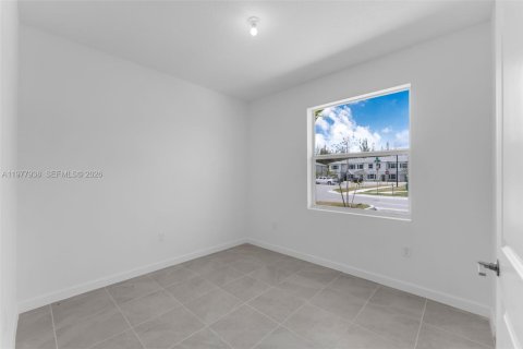 Adosado en venta en Florida City, Florida, 4 dormitorios, 150.04 m2 № 2042559 - foto 13