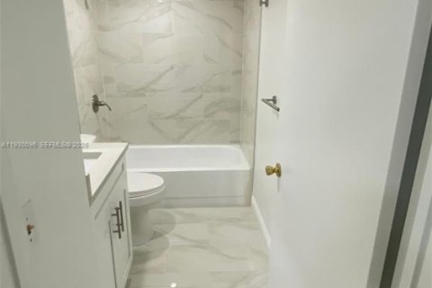 Condominio en venta en Boynton Beach, Florida, 2 dormitorios, 85.56 m2 № 2034751 - foto 7