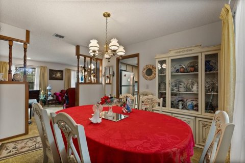House in Orlando, Florida 4 bedrooms, 242.1 sq.m. № 1825285 - photo 21