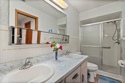 House in Orlando, Florida 4 bedrooms, 242.1 sq.m. № 1825285 - photo 18