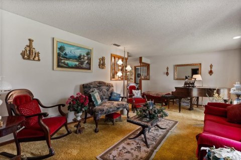 House in Orlando, Florida 4 bedrooms, 242.1 sq.m. № 1825285 - photo 3