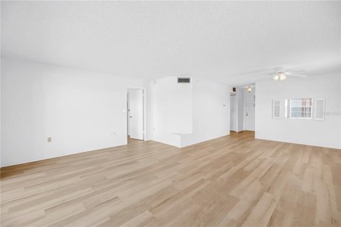 Copropriété à louer à Saint Petersburg, Floride: 2 chambres, 106.84 m2 № 2433468 - photo 14