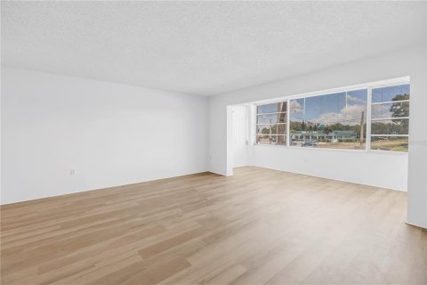 Copropriété à louer à Saint Petersburg, Floride: 2 chambres, 106.84 m2 № 2433468 - photo 23