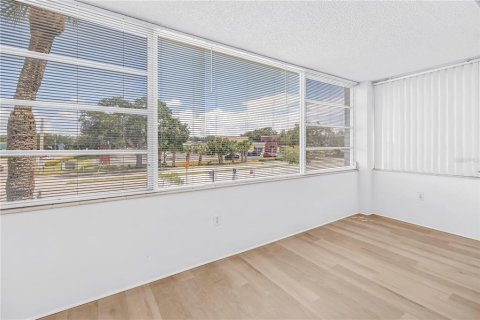 Copropriété à louer à Saint Petersburg, Floride: 2 chambres, 106.84 m2 № 2433468 - photo 24