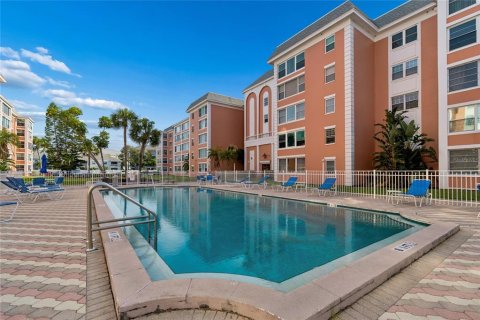 Copropriété à louer à Saint Petersburg, Floride: 2 chambres, 106.84 m2 № 2433468 - photo 5