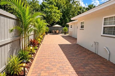 House in Titusville, Florida 2 bedrooms, 52.49 sq.m. № 2378348 - photo 12