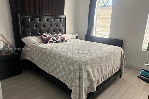 Villa ou maison à vendre à Hialeah, Floride: 3 chambres, 138.05 m2 № 2025722 - photo 12