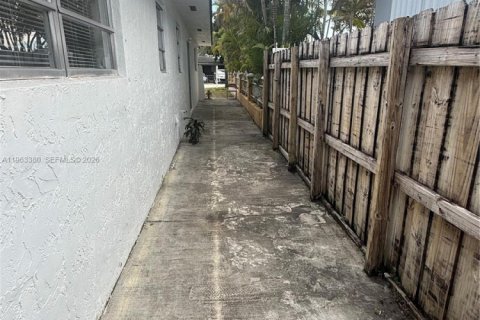 Villa ou maison à vendre à Hialeah, Floride: 3 chambres, 138.05 m2 № 2025722 - photo 18