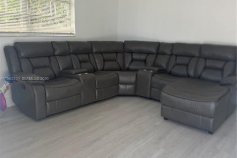 Villa ou maison à vendre à Hialeah, Floride: 3 chambres, 138.05 m2 № 2025722 - photo 3