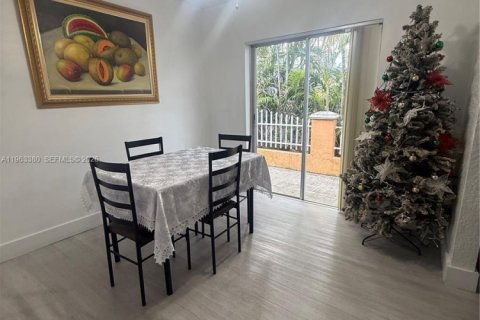 Villa ou maison à vendre à Hialeah, Floride: 3 chambres, 138.05 m2 № 2025722 - photo 8