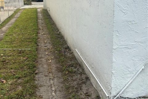 Villa ou maison à vendre à Hialeah, Floride: 3 chambres, 138.05 m2 № 2025722 - photo 17