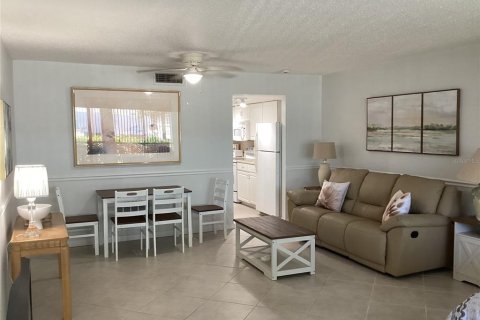 Condominio en alquiler en Seminole, Florida, 1 dormitorio, 49.24 m2 № 2205209 - foto 13