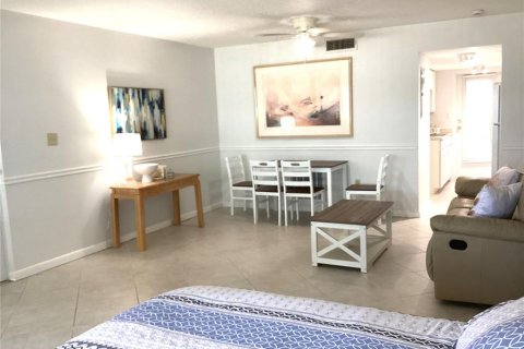 Condominio en alquiler en Seminole, Florida, 1 dormitorio, 49.24 m2 № 2205209 - foto 2