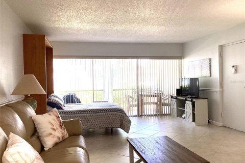 Condominio en alquiler en Seminole, Florida, 1 dormitorio, 49.24 m2 № 2205209 - foto 10