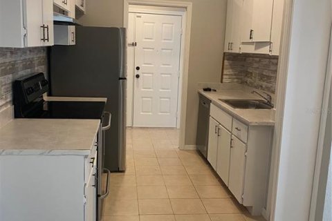 House in Spring Hill, Florida 3 bedrooms, 105.82 sq.m. № 2149325 - photo 3
