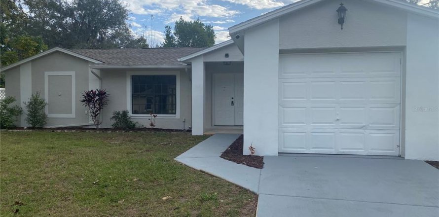 House in Spring Hill, Florida 3 bedrooms, 105.82 sq.m. № 2149325