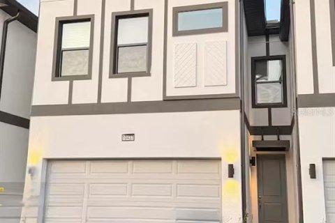 Townhouse in Orlando, Florida 5 bedrooms, 178.19 sq.m. № 2166114
