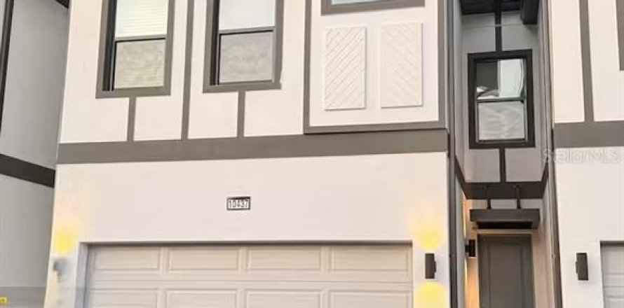 Townhouse in Orlando, Florida 5 bedrooms, 178.19 sq.m. № 2166114