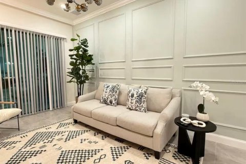 Townhouse in Orlando, Florida 5 bedrooms, 178.19 sq.m. № 2166114 - photo 13