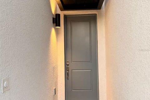 Townhouse in Orlando, Florida 5 bedrooms, 178.19 sq.m. № 2166114 - photo 3
