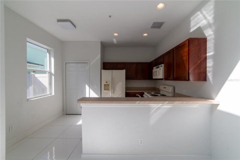 Townhouse in Orlando, Florida 3 bedrooms, 145.86 sq.m. № 2213349 - photo 16