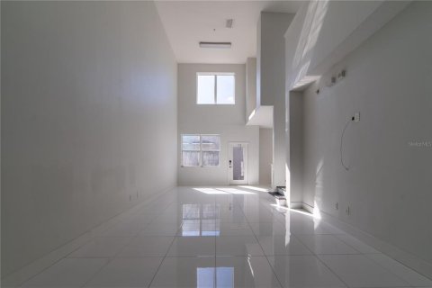 Townhouse in Orlando, Florida 3 bedrooms, 145.86 sq.m. № 2213349 - photo 4