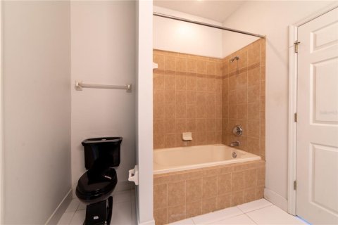 Townhouse in Orlando, Florida 3 bedrooms, 145.86 sq.m. № 2213349 - photo 11