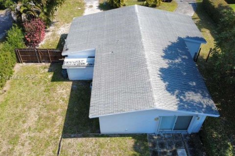 Villa ou maison à vendre à Biscayne Park, Floride: 2 chambres, 115.66 m2 № 2029599 - photo 10